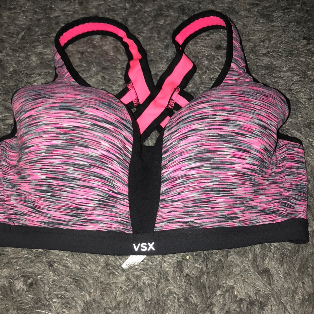 34 DD Victoria Secret Sports Bra💕
